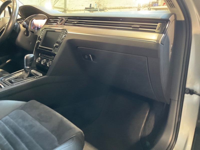 Volkswagen Passat 2.0 TDI Highline 4Motion BlueMotion Tech 2015 – снимка 29