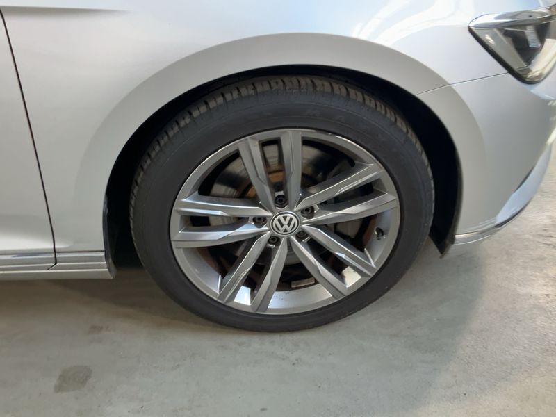 Volkswagen Passat 2.0 TDI Highline 4Motion BlueMotion Tech 2015 – снимка 11