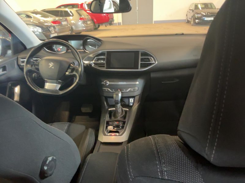 Peugeot 308 1.6 Blue-HDi Allure — zdjęcie 12