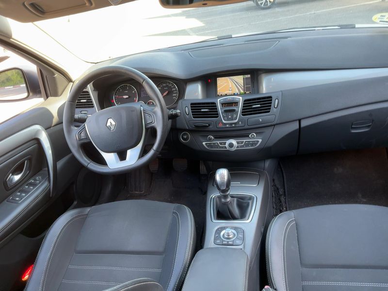 Renault Laguna 2.0 dCi Dynamique TomTom 2011 – снимка 17