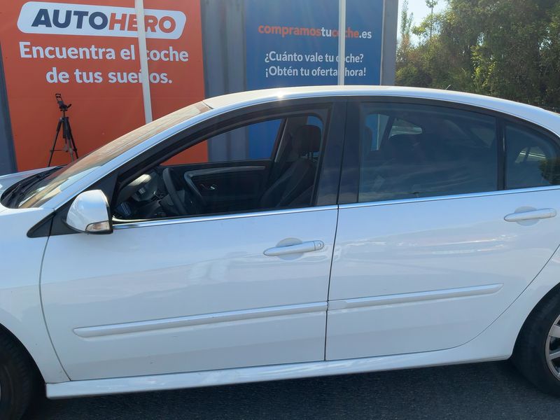 Renault Laguna 2.0 dCi Dynamique TomTom 2011 – снимка 4