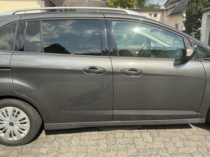 Ford Grand C-Max 1.5 TDCi Cool&Connect — zdjęcie 7