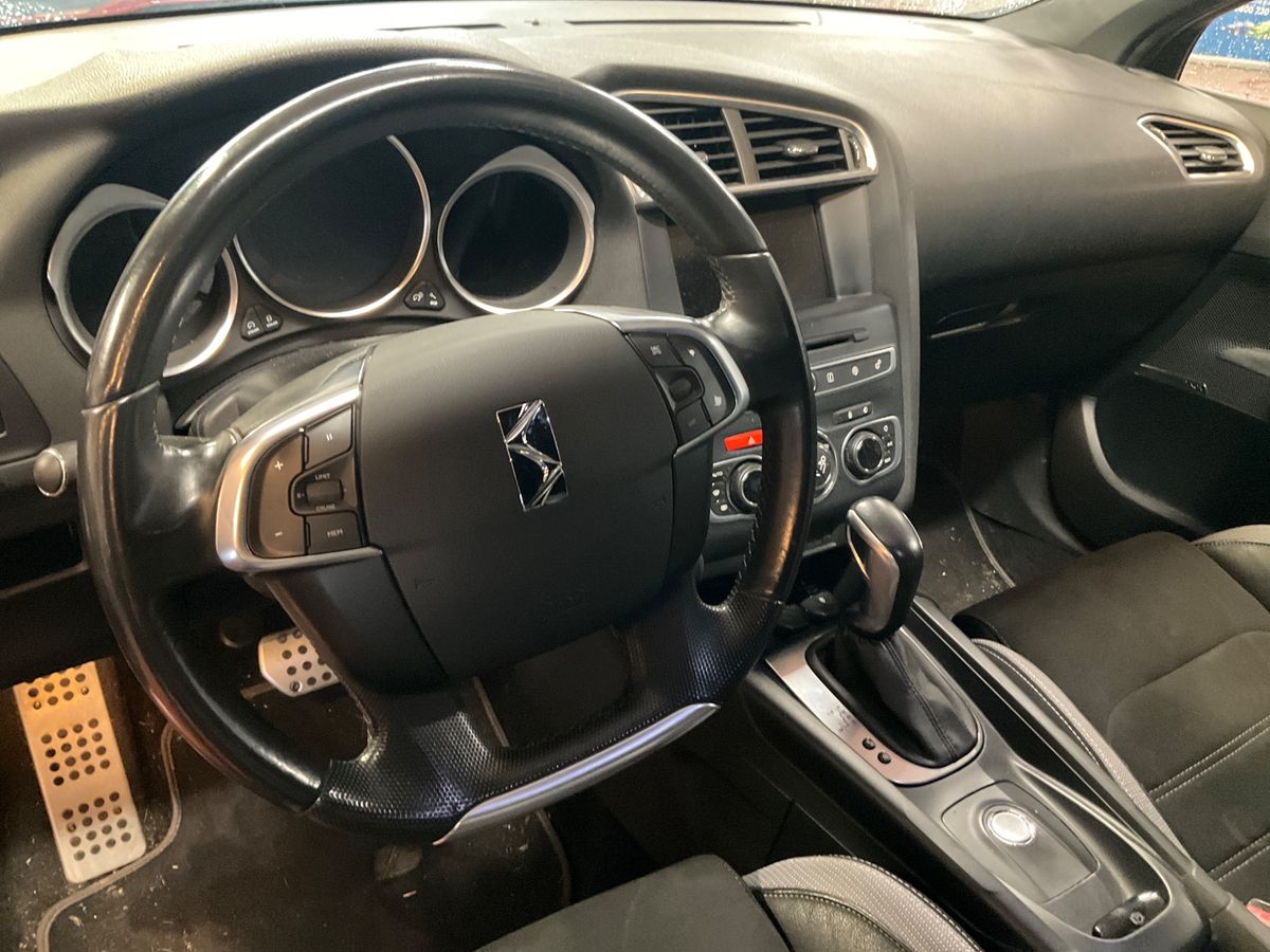 DS Automobiles 2017 — photo 35