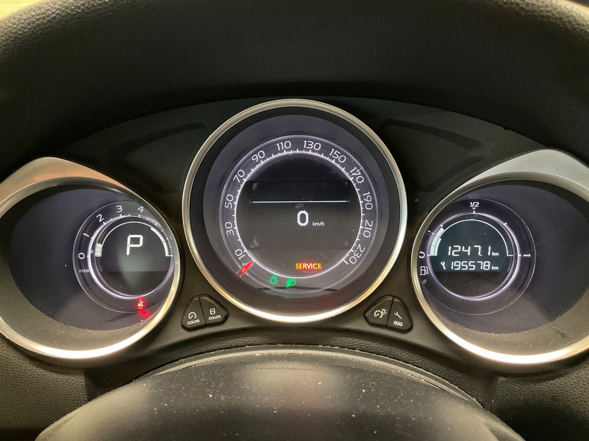 DS Automobiles 2017 — photo 17