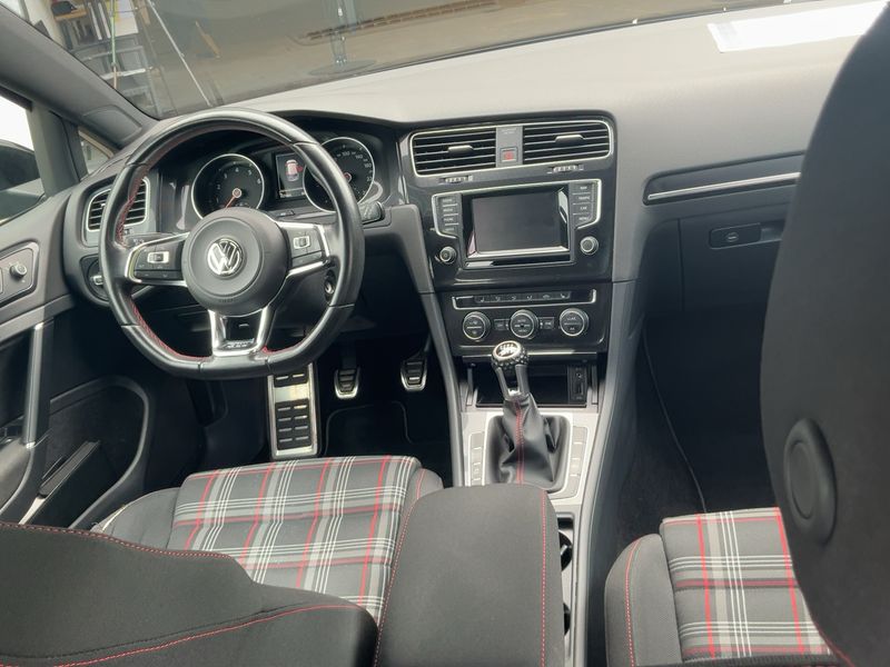 Volkswagen Golf VII 2.0 TSI GTI BlueMotion Tech 2015 – снимка 18