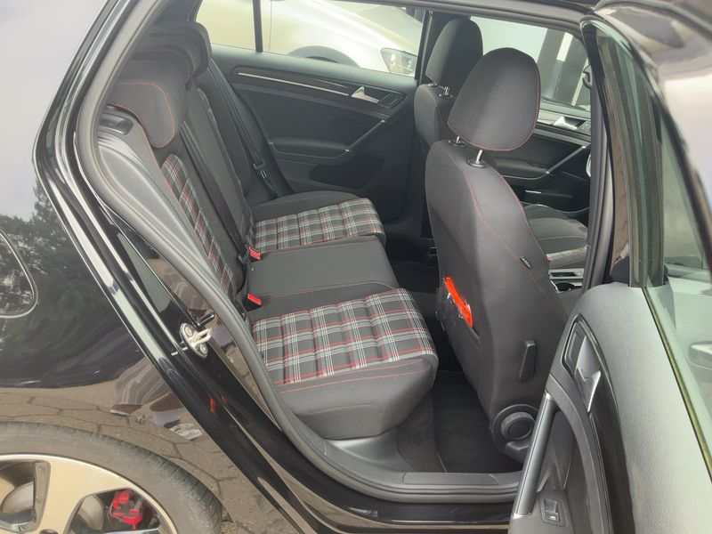Volkswagen Golf VII 2.0 TSI GTI BlueMotion Tech 2015 – снимка 20