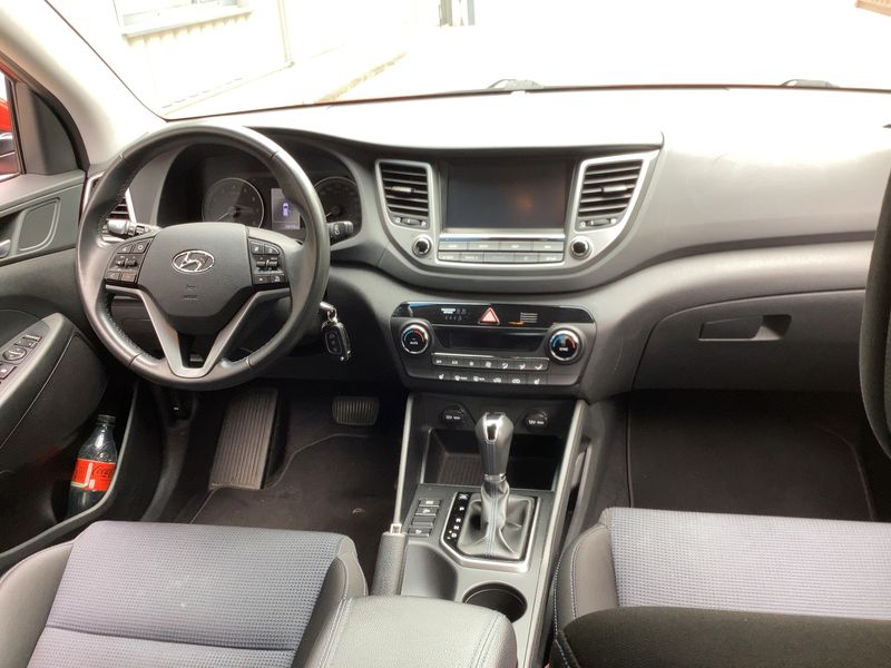 Hyundai Tucson 1.6 TGDI Style 2WD — zdjęcie 12