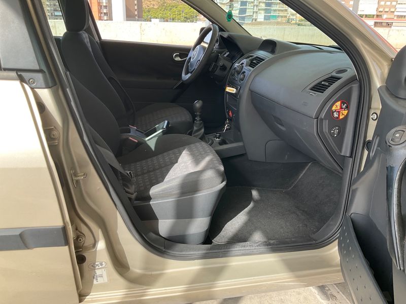 Renault Megane 1.5 dCi Emotion 2006 – снимка 3