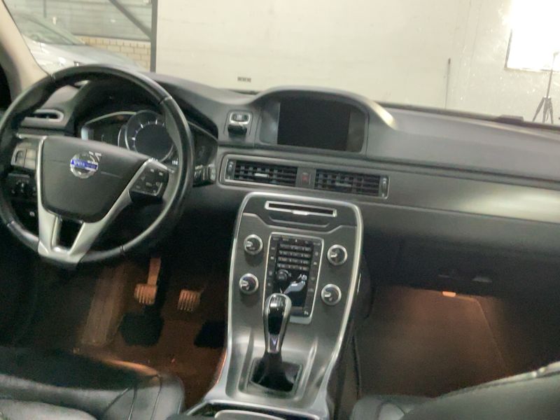 Volvo V70 2.0 D3 Momentum — zdjęcie 12