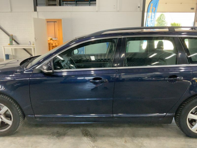 Volvo V70 2.0 D3 Momentum — zdjęcie 4