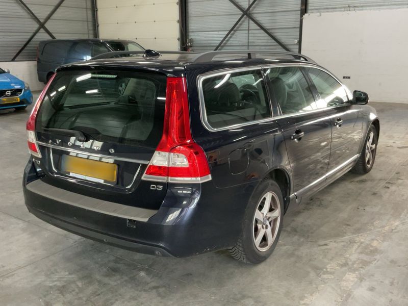 Volvo V70 2.0 D3 Momentum — zdjęcie 6
