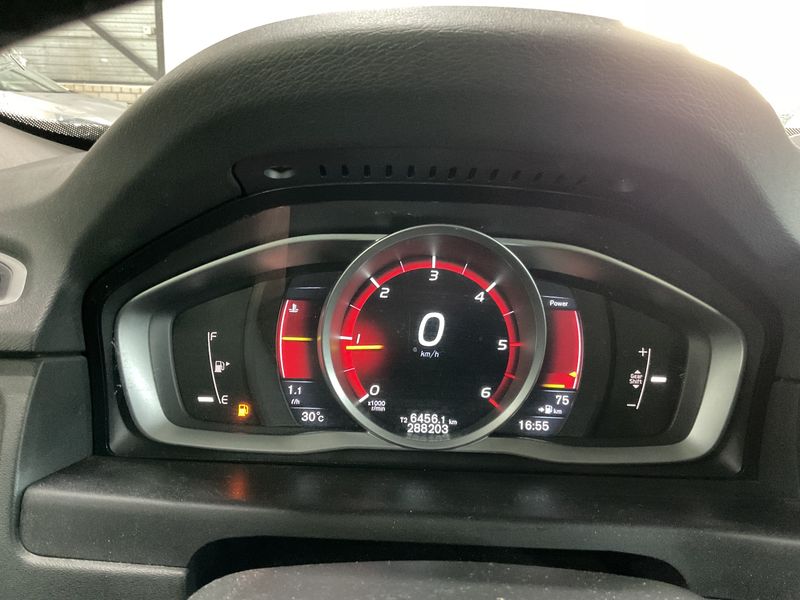 Volvo V70 2.0 D3 Momentum — zdjęcie 13