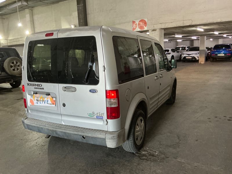 Ford Tourneo Connect 1.8 TDCi Kombi kurz — zdjęcie 2