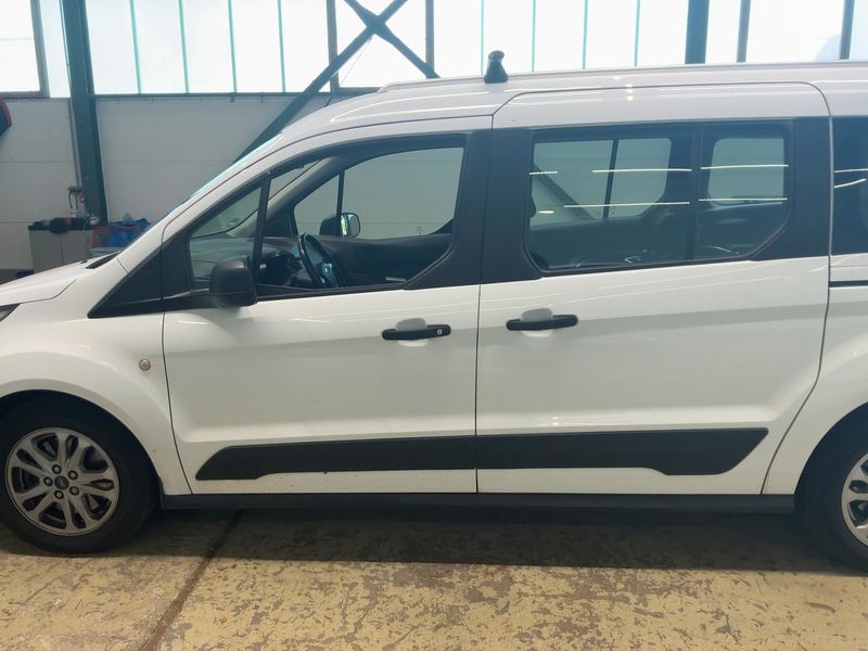 Ford Grand Tourneo Connect 1.5 TDCi EcoBlue Trend — zdjęcie 4