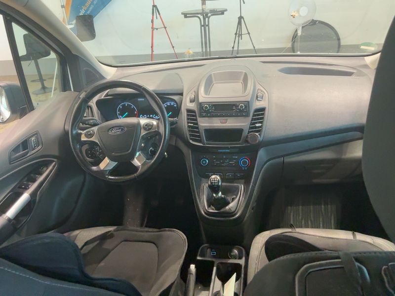Ford Grand Tourneo Connect 1.5 TDCi EcoBlue Trend — zdjęcie 12