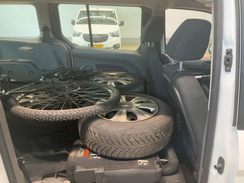 Ford Grand Tourneo Connect 1.5 TDCi EcoBlue Trend — zdjęcie 14