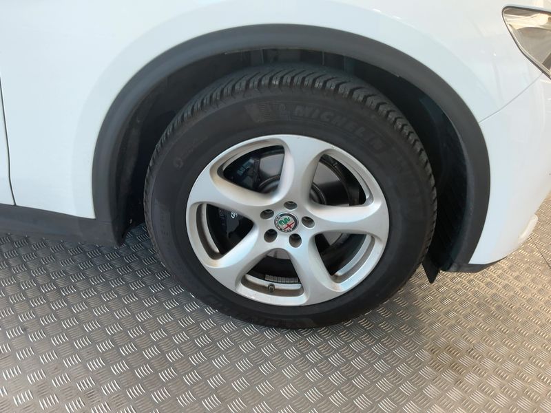 Alfa Romeo Stelvio 2.2 JTDM Super 2020 – снимка 11
