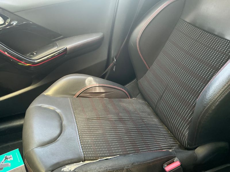 Peugeot 208 1.6 Blue-HDi GT Line 2016 – снимка 30