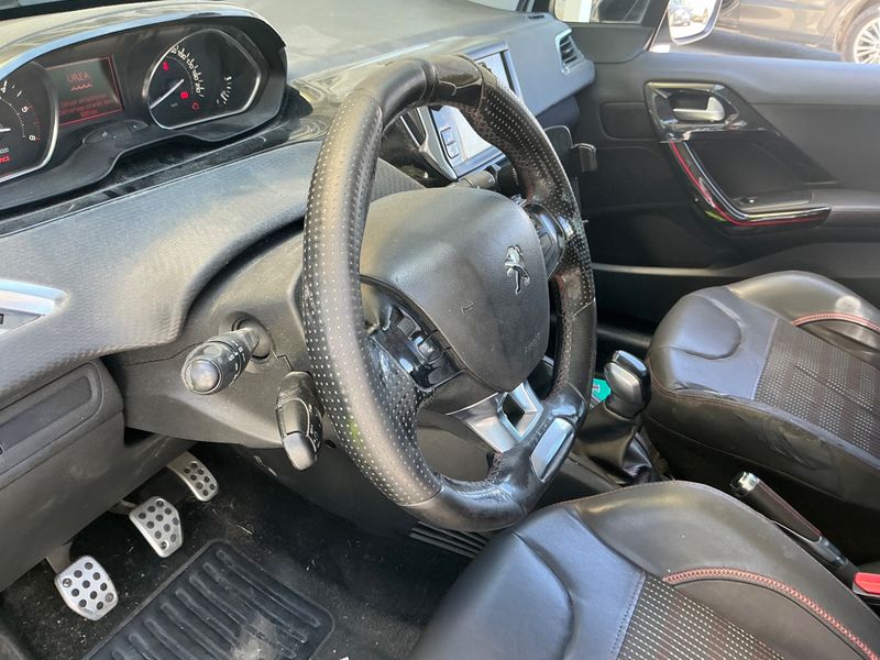 Peugeot 208 1.6 Blue-HDi GT Line 2016 – снимка 33