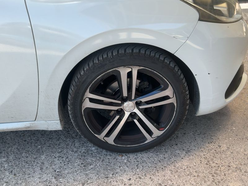 Peugeot 208 1.6 Blue-HDi GT Line 2016 – снимка 11