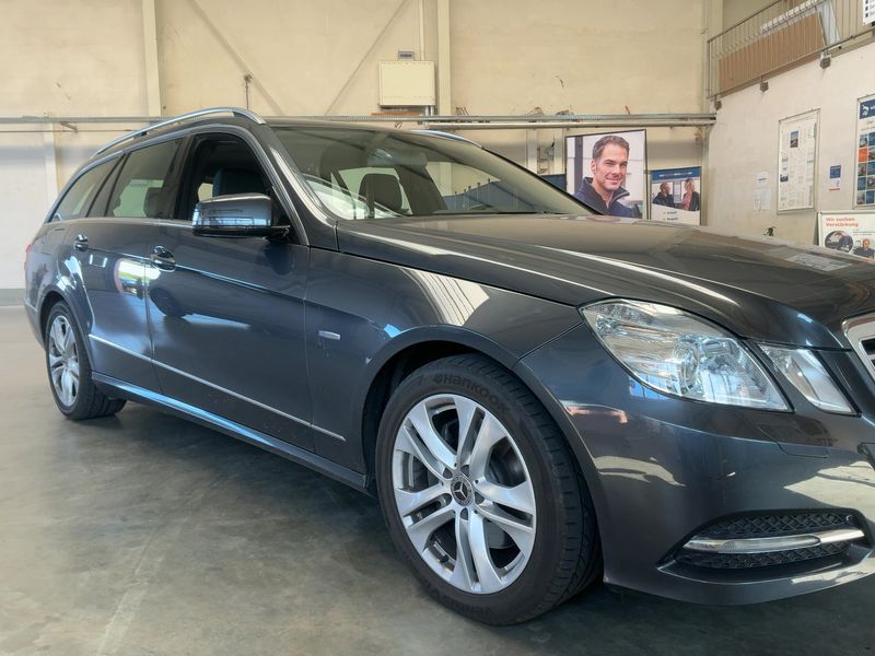 Mercedes-Benz E-Klasse E 300 CDI T BlueEfficiency Avantgarde 2011 – снимка 12