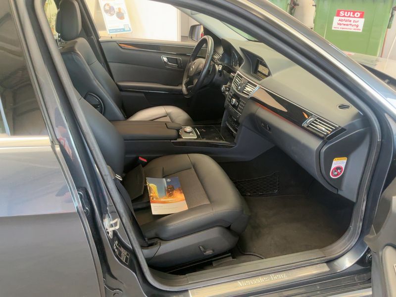 Mercedes-Benz E-Klasse E 300 CDI T BlueEfficiency Avantgarde 2011 – снимка 16