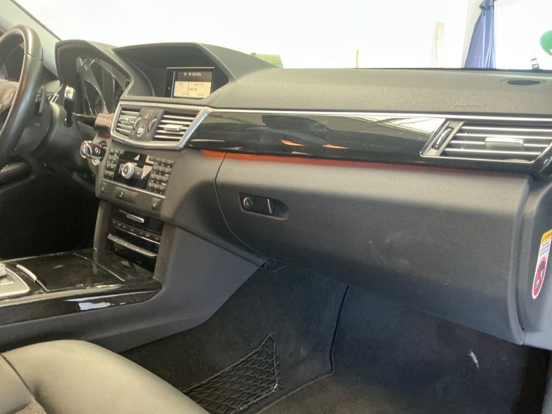 Mercedes-Benz E-Klasse E 300 CDI T BlueEfficiency Avantgarde 2011 – снимка 28