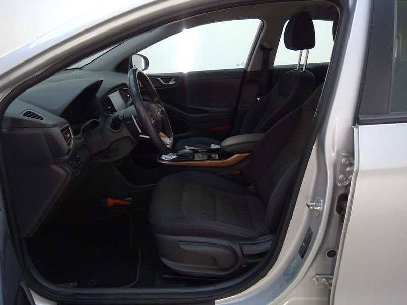 Hyundai IONIQ electric drive 88 kW Premium Elektro — zdjęcie 6