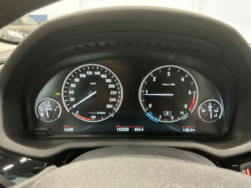 BMW X3 xDrive 20d — zdjęcie 13