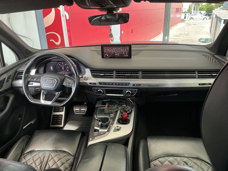 Audi SQ7 4.0 V8 TDI quattro — zdjęcie 12
