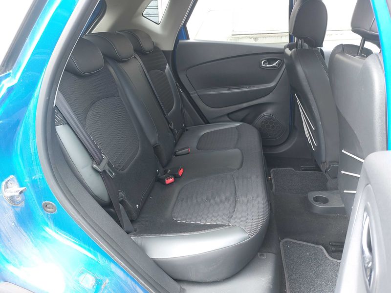Renault Captur 1.5 dCi Energy Intens — zdjęcie 14