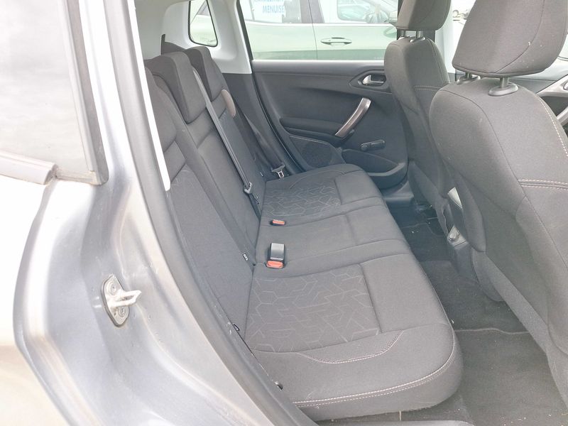 Peugeot 2008 1.2 VTi Style — zdjęcie 13