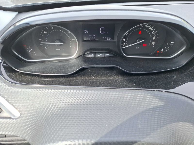 Peugeot 2008 1.2 VTi Style — zdjęcie 12