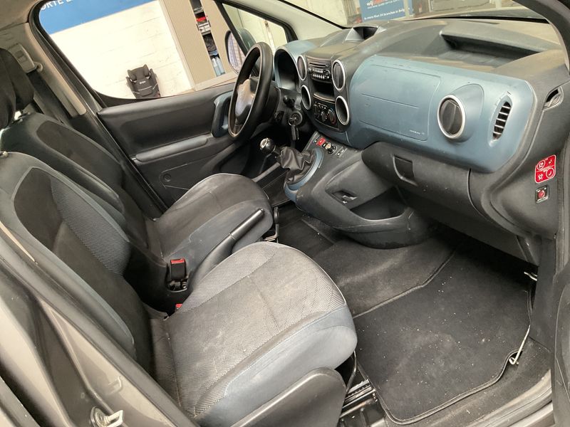 Peugeot Partner 1.6 HDi Zenith 2011 – снимка 3