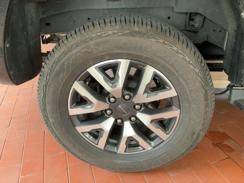 MAXUS T90 electric drive 130 kW Elite 2025 – снимка 9