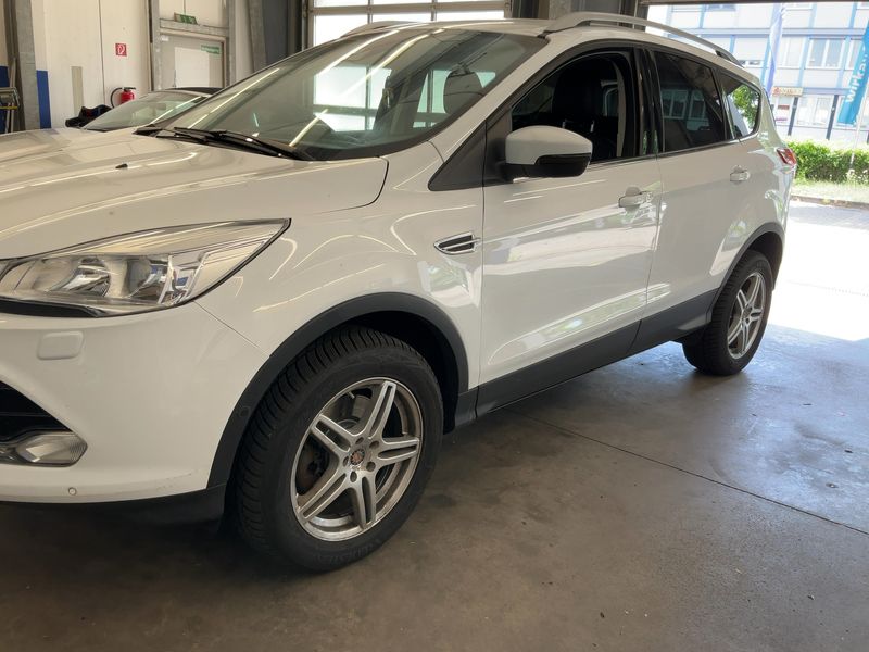 Ford Kuga 2.0 TDCi Titanium 2015 – снимка 2