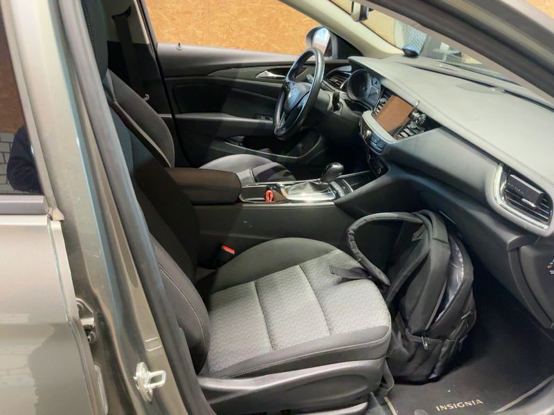 Opel Insignia Sports Tourer 2.0 CDTI Business Edition — zdjęcie 11