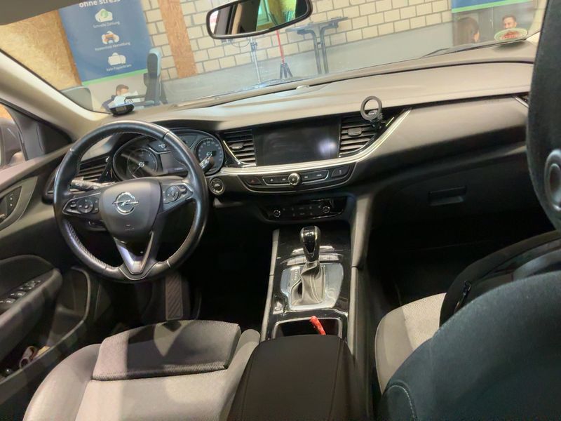 Opel Insignia Sports Tourer 2.0 CDTI Business Edition — zdjęcie 12