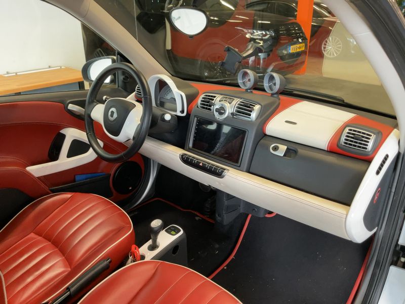 Smart fortwo 1.0 Micro Hybrid Drive passion — zdjęcie 12