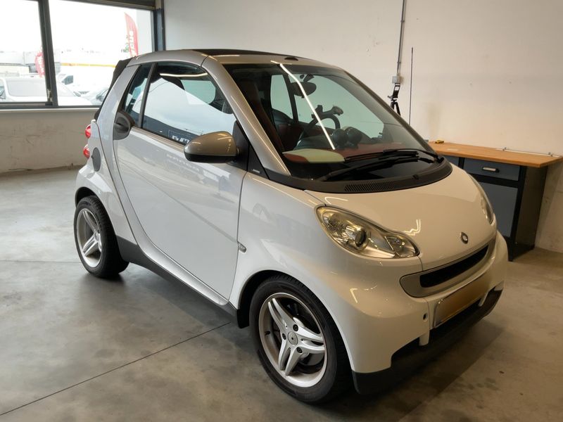 Smart fortwo 1.0 Micro Hybrid Drive passion — zdjęcie 8