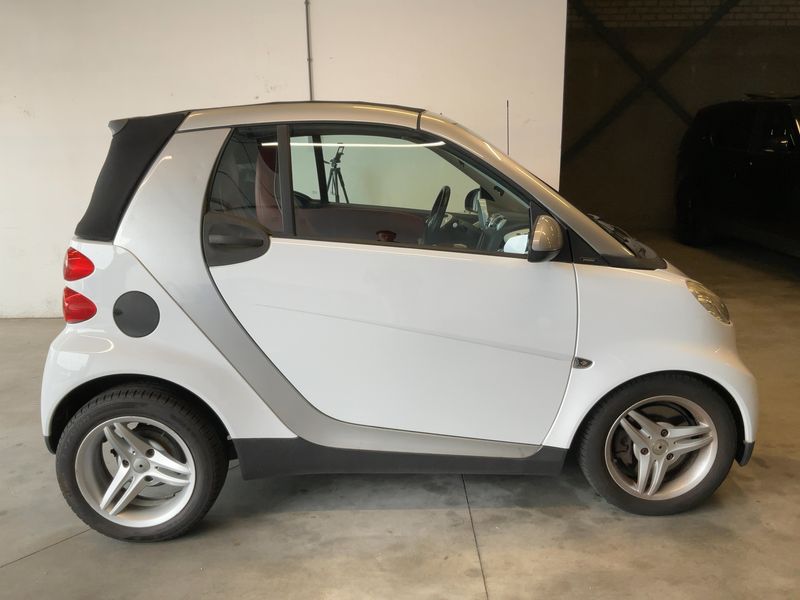 Smart fortwo 1.0 Micro Hybrid Drive passion — zdjęcie 7
