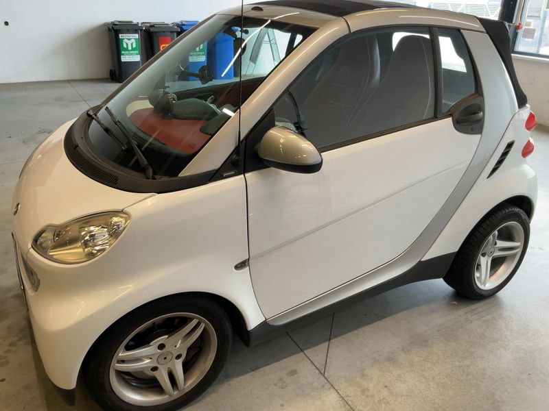 Smart fortwo 1.0 Micro Hybrid Drive passion — zdjęcie 4