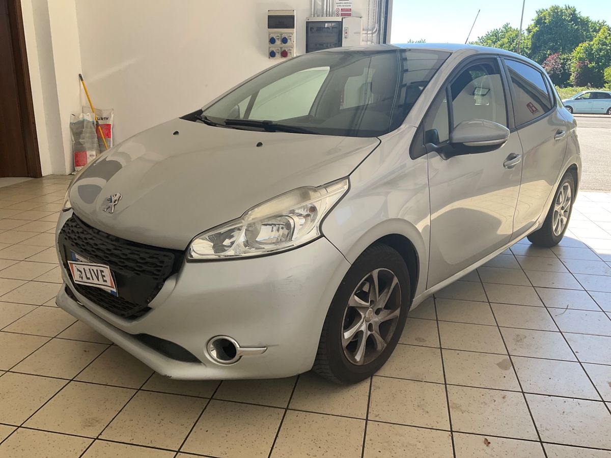 Peugeot 208 2013