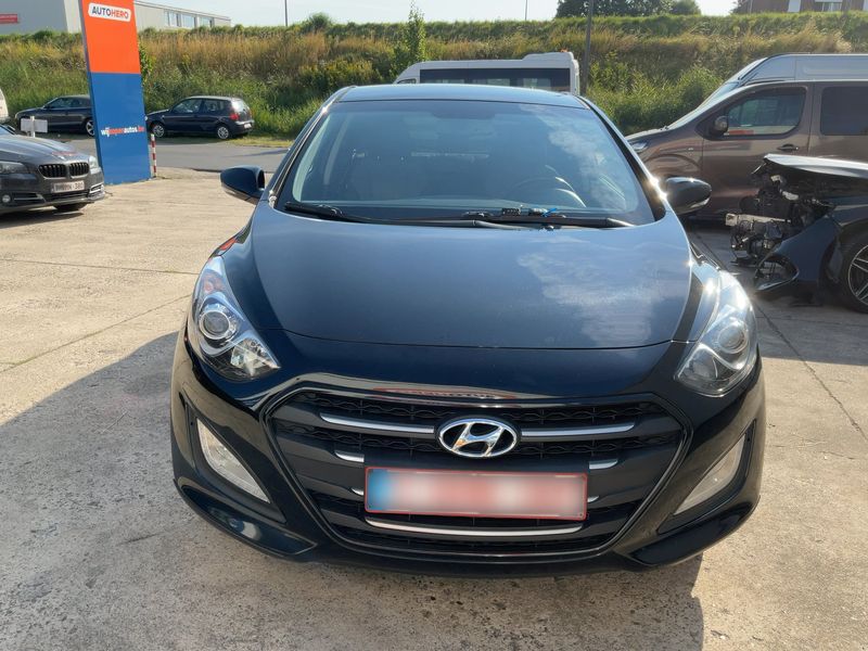 Hyundai i30 1.4 Classic — zdjęcie 9