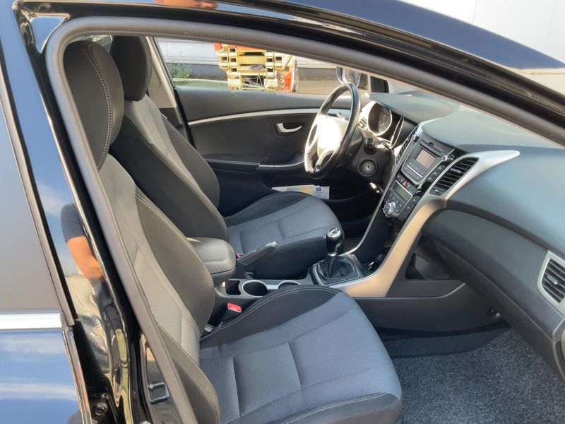 Hyundai i30 1.4 Classic — zdjęcie 11