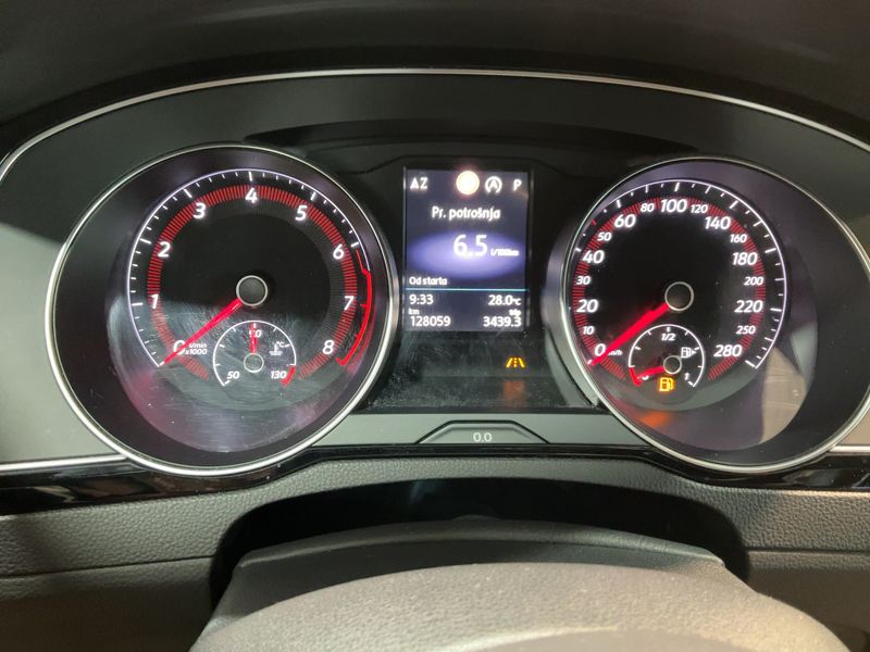 Volkswagen Arteon 2.0 TSI R-Line — zdjęcie 13