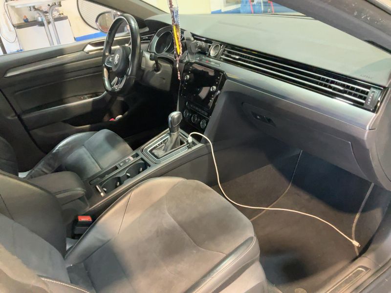 Volkswagen Arteon 2.0 TSI R-Line — zdjęcie 11