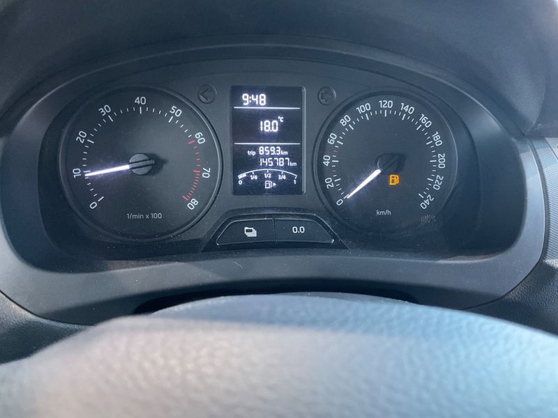 Skoda Rapid Spaceback 1.2 TSI Active 2015 – снимка 19