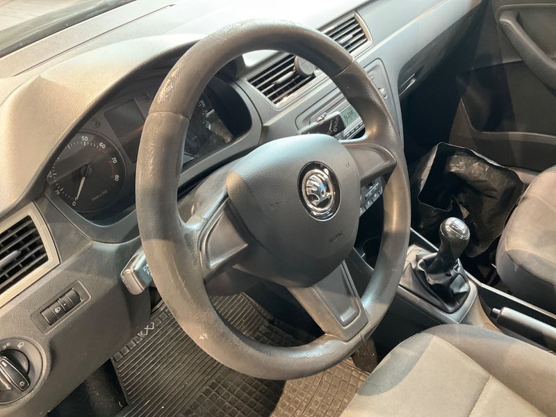 Skoda Rapid Spaceback 1.2 TSI Active 2015 – снимка 28