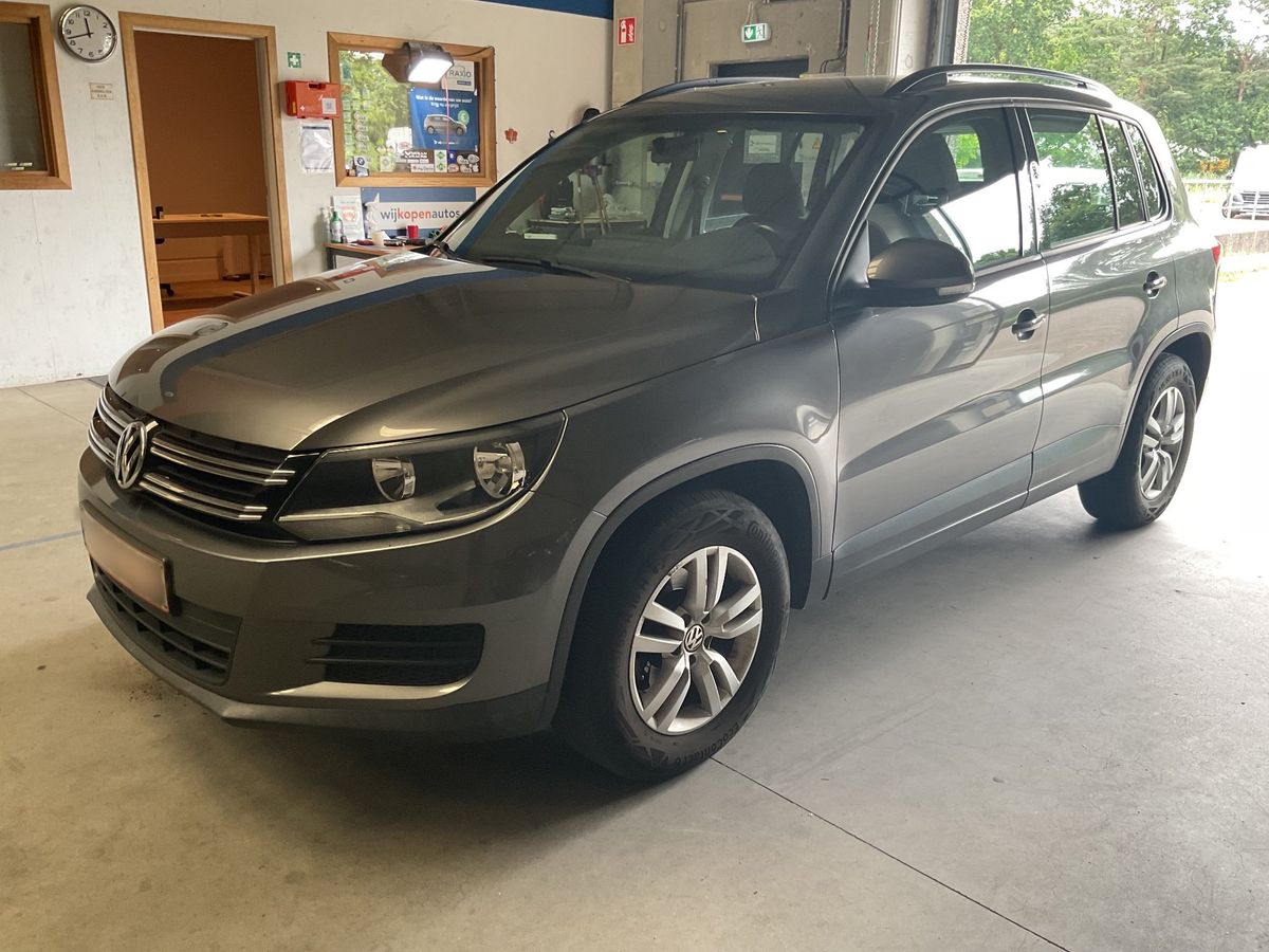 Volkswagen Tiguan 2015 — photo 1